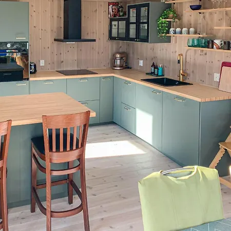Holiday home Beautiful In With Kitchen
