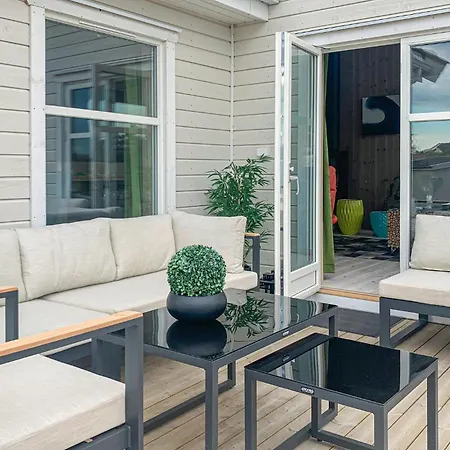 Beautiful In With Kitchen